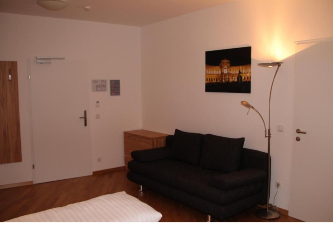 Zum Shambhala Hotel *