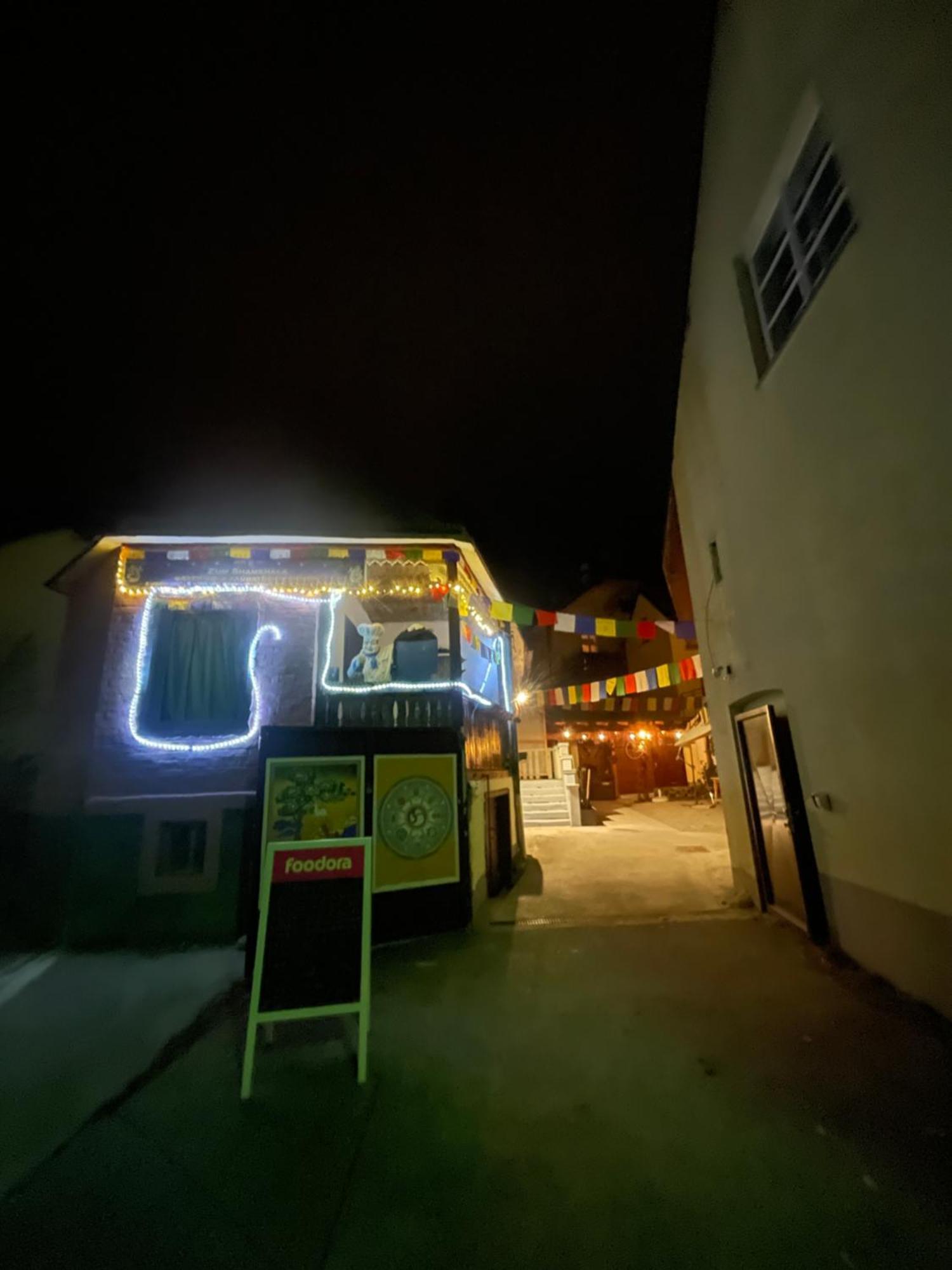 Hotel Zum Shambhala *